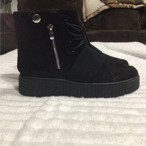 Woman’s Rouge Boots